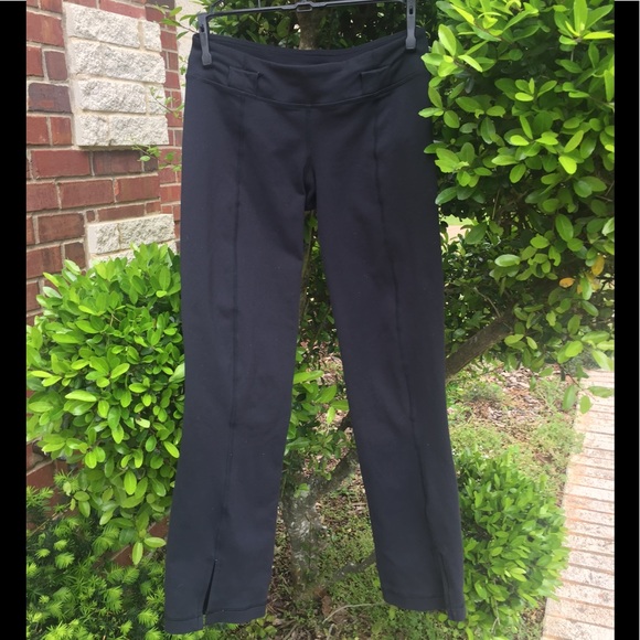 lululemon athletica Pants - ⬇️REDUCED⬇️ EUC! Lululemon Black Belt It Out Crop